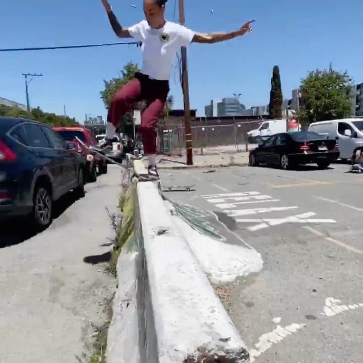 スラッシャーのインスタグラム：「👉🏾 @marshaann_duh is an SF native, works here at the mag, and she fuckin rips 🔨」