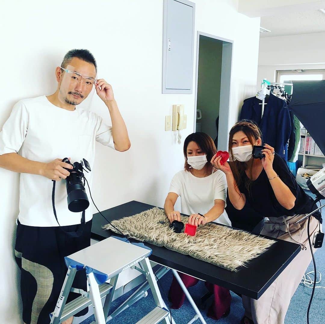 宇田川大輔さんのインスタグラム写真 - (宇田川大輔Instagram)「本日の職場。#photooftheday #nailvenus #8月11日発売 #nailshoot #奥渋撮影　#ネイル撮影」7月11日 12時36分 - udagawadaisuke