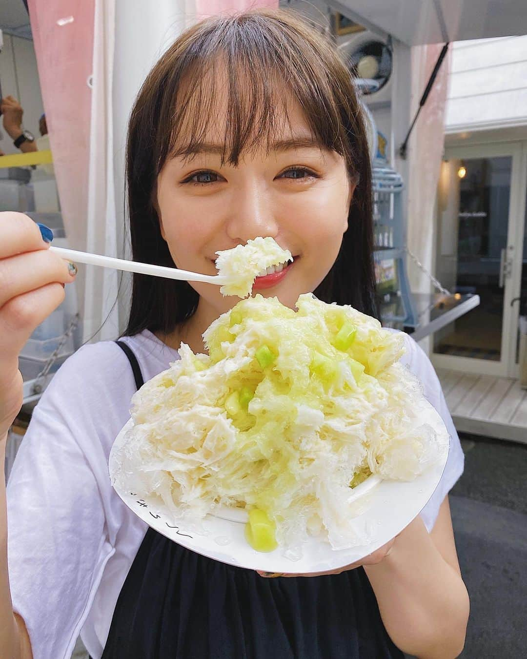 菅本裕子さんのインスタグラム写真 - (菅本裕子Instagram)「毎年、夏になったら必ず行くかき氷屋さん、多りきほんがん堂！今年ももう既に行きまくり...😂﻿ @tarikihongando  ﻿ 梅雨時期だから、開いてる日と開いてない日があるけど、開いてる日は必ず行ってますね...😂インスタ見て開いてるかどうか確認してる！﻿ ﻿ ここのかき氷、本当に優しくて、フルーツが生きててめちゃくちゃ好きなんだよ...😭❤︎﻿ ﻿ おすすめなので、ぜひ〜〜！！﻿ ﻿ #かき氷 #かきごおりすと #かきごおり #ゆうこす」7月11日 13時13分 - yukos0520