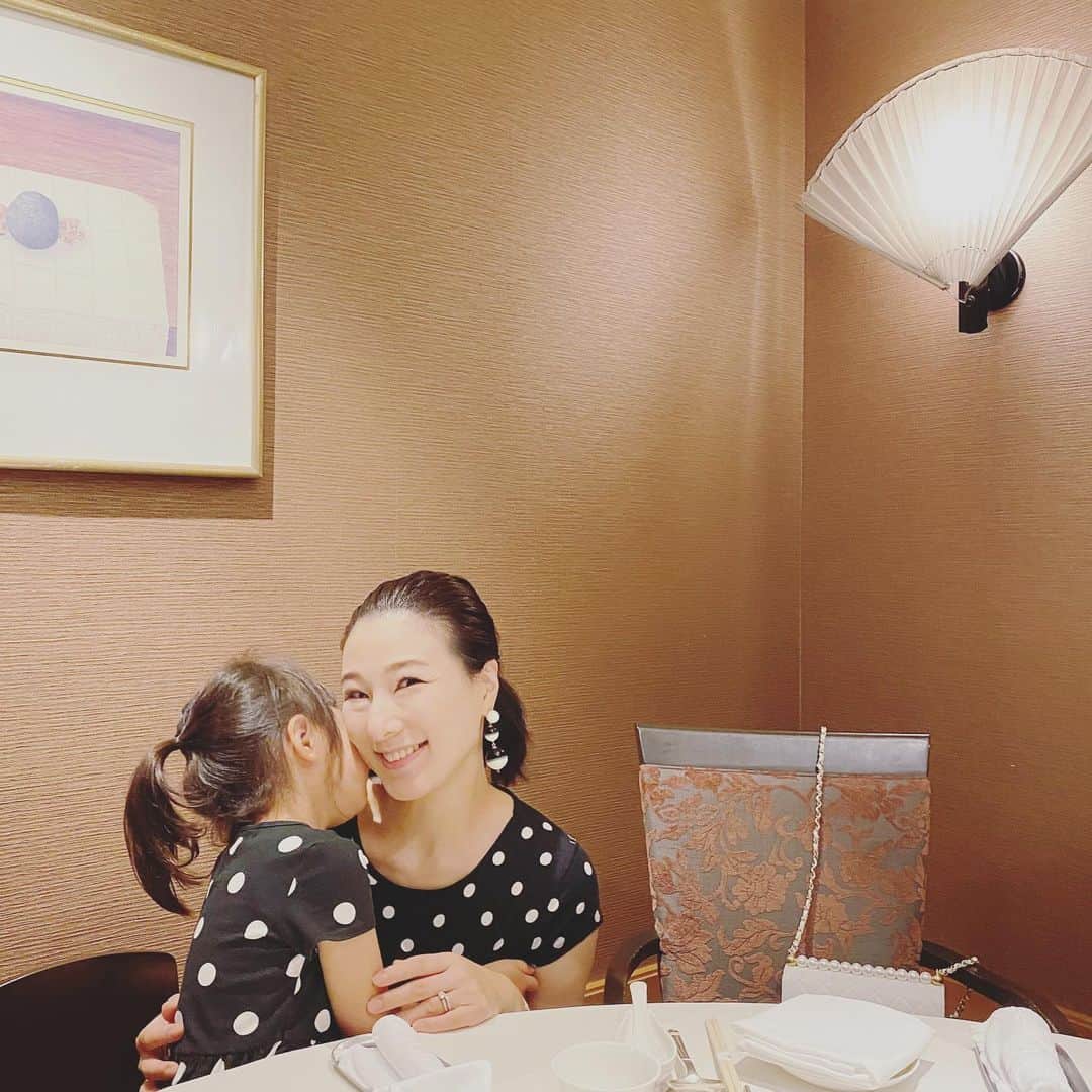 西口理恵子さんのインスタグラム写真 - (西口理恵子Instagram)「7/7の娘の誕生日、結婚記念日の次は 7/11の息子誕生日🎉 . ランチはシェラトンの中華の個室で😍 . . 幸せな1週間です😍」7月11日 13時17分 - rieko_nishiguchi