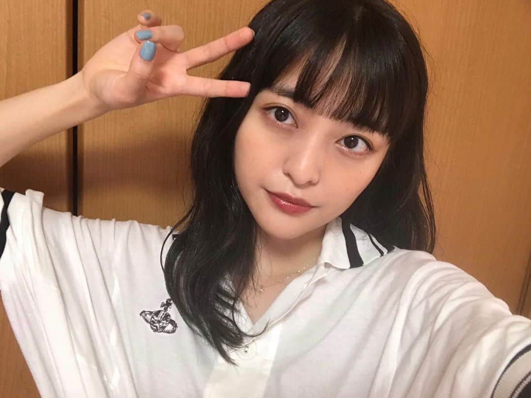 斉藤瑞季のインスタグラム：「ストーリーでみんなからブルベだと思う。って言われたので、（色々教えてくれてありがとう！） さっそくブルベメイクした。 がしかし、チークがオレンジピンクしかなくて😿 パープル系でも良かったかも。買わなきゃ。 勉強になる💄  #パーソナルカラー #ブルベ冬 #ブルベ #イエベ #メイク好き」