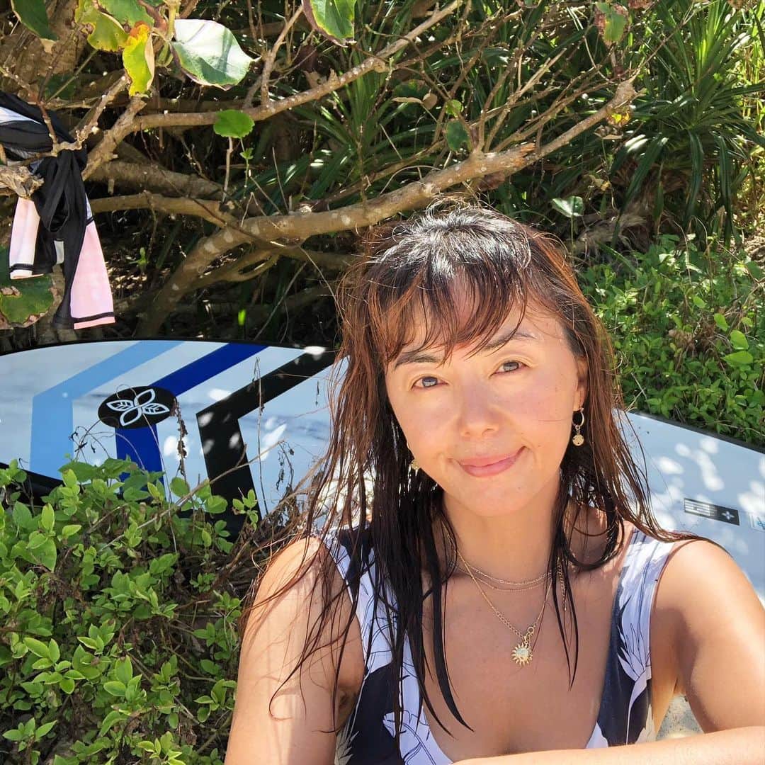 田中律子さんのインスタグラム写真 - (田中律子Instagram)「朝から波乗りタイム🏄‍♀️ シャワーがわりに海にダイブ🌞🏝小さい波だったけどやっぱり気持ちいーーー🤩🏄‍♀️  #okinawa #beach  #beachlife  #surf  #roxyjapan」7月11日 14時13分 - ri2kotanaka
