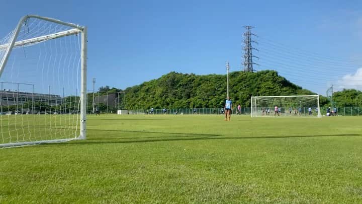 のインスタグラム：「明日の試合に向けて ピント調整。 右は大丈夫。 左は調整できず。 明日は右足に頑張ってもらいます。 #明日は佐賀 #これから移動します」