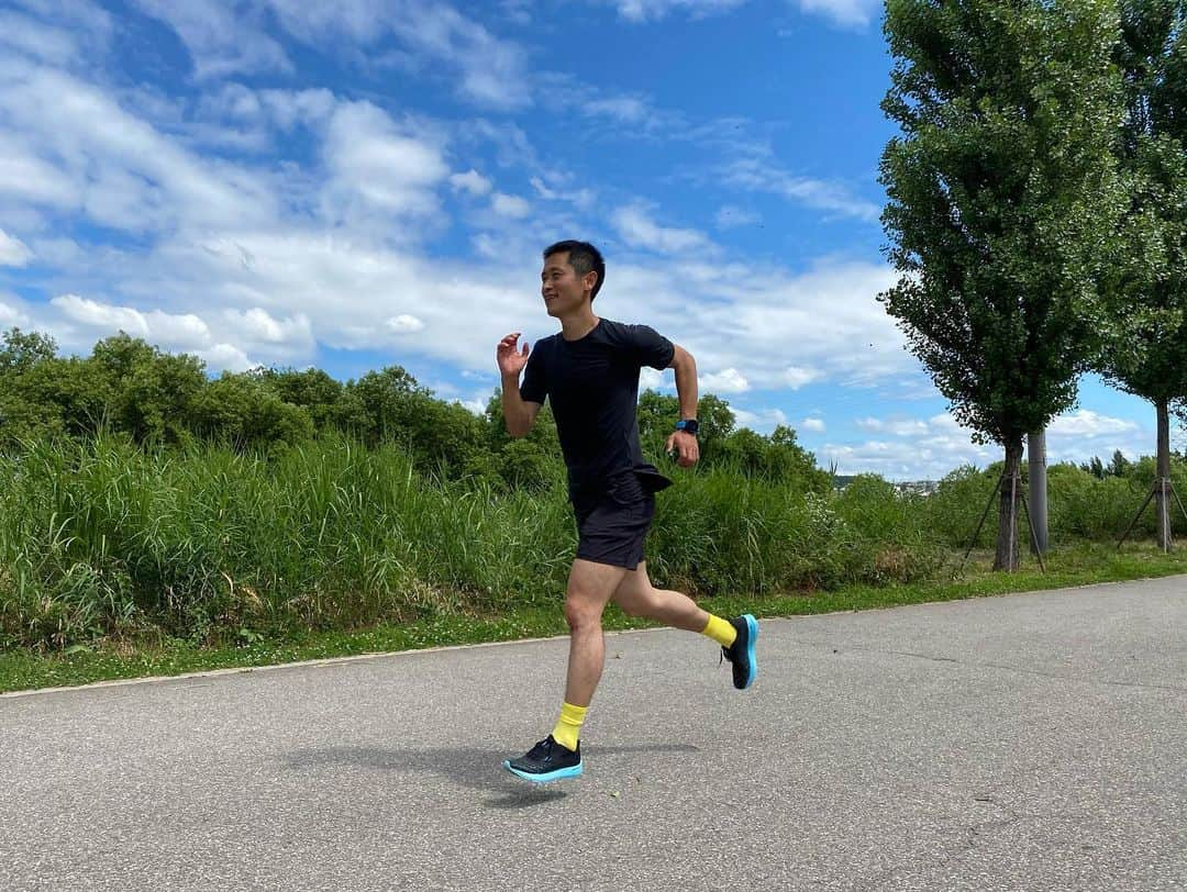 ジヌションさんのインスタグラム写真 - (ジヌションInstagram)「🏃‍♂️ 아직 이름 못 정한 러닝크루 #이영표 #이시영 #션 #조원희 토요일 10km 러닝 날씨가 정말 예술이다 달릴수 있어서 감사하다!  우리 러닝크루 이름 공모전 해야할까요? 푸짐한 상품 준비해보겠습니다😁 @fromtheline12  @leesiyoung38  @wonhee06  @hojune0330  우리 크루 응원해주세요!  We are the RUNNING CREW WITHOUT A NAME YET Please support our crew members~ We are running not to win but we are running to finish the race together.」7月11日 14時36分 - jinusean3000