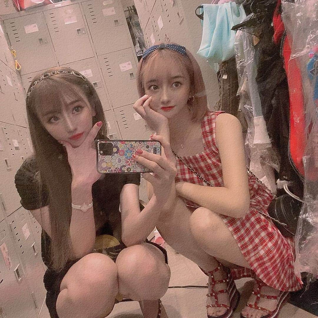 ERENAのインスタグラム：「👩‍❤️‍👩」