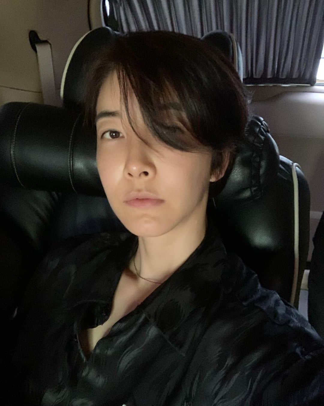 チン・ソヨンのインスタグラム：「코로나땜에 사람을 못만나니 사진이 없다 #차안밖에🤦🏽‍♀️」