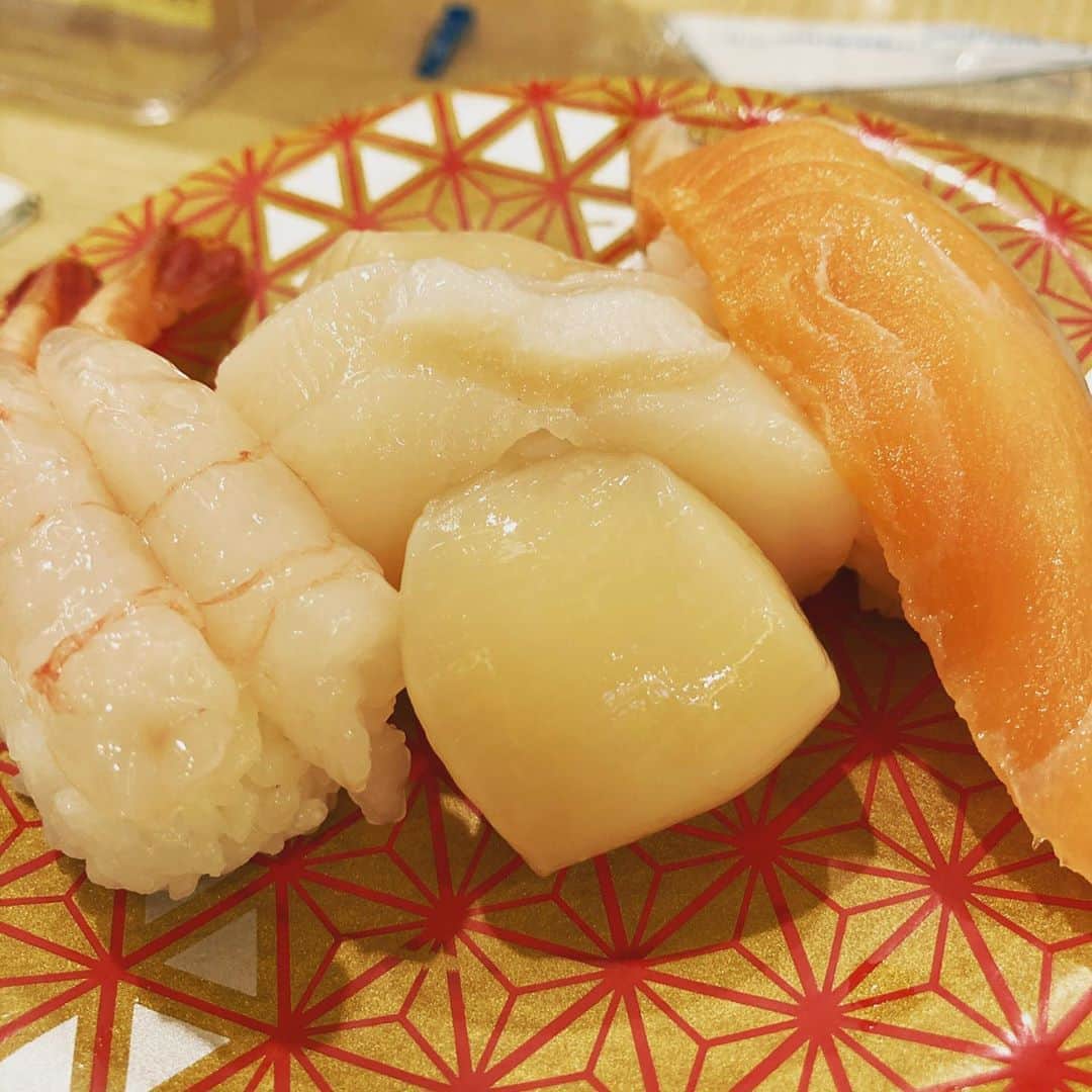 なかがわりょうのインスタグラム：「トリトンさいこうすぎた、！！ 時しらずっていうかっこいい名前の鮭のおいしさすごかった」