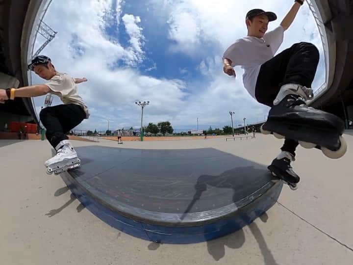 安床武士のインスタグラム：「with @hidekazu1977 !! B/S Torque and B/S Backslide⚡️ Shoot by #gopromax . 360度カメラならではのアングル！ @usdskates  @goprojp  #usdskates #usdaeon #aeon60 #aeon72 #rollerblading #inlineskate #goprojp #インラインスケート #ローラーブレード #takeshiyasutoko #安床武士」