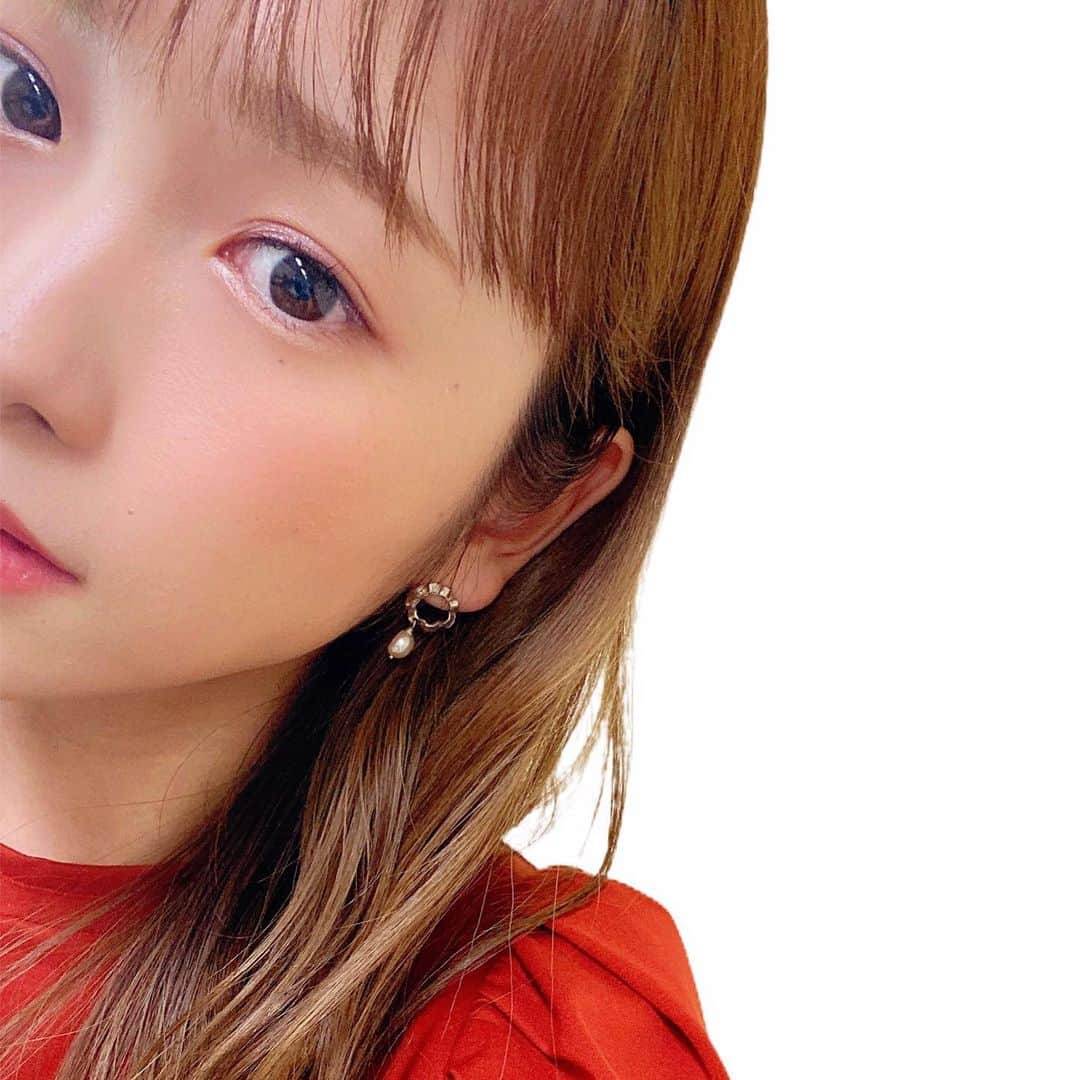 川栄李奈さんのインスタグラム写真 - (川栄李奈Instagram)「今夜21時〜！NHK総合 「あなたにとっていまたいせつに思っている　いろんな人をつないで世界をのぞくTV」 ぜひご覧ください☺︎ いつも素敵な衣装を用意してくださるスタイリストさん♡感謝。 👚LANVIN en Bleu 💍NORTH WORKS」7月11日 15時50分 - rina_kawaei.official