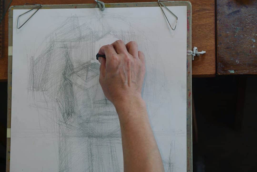 のインスタグラム：「✏️ 先生のデッサン。 さっと描けるのすごいなぁ。」