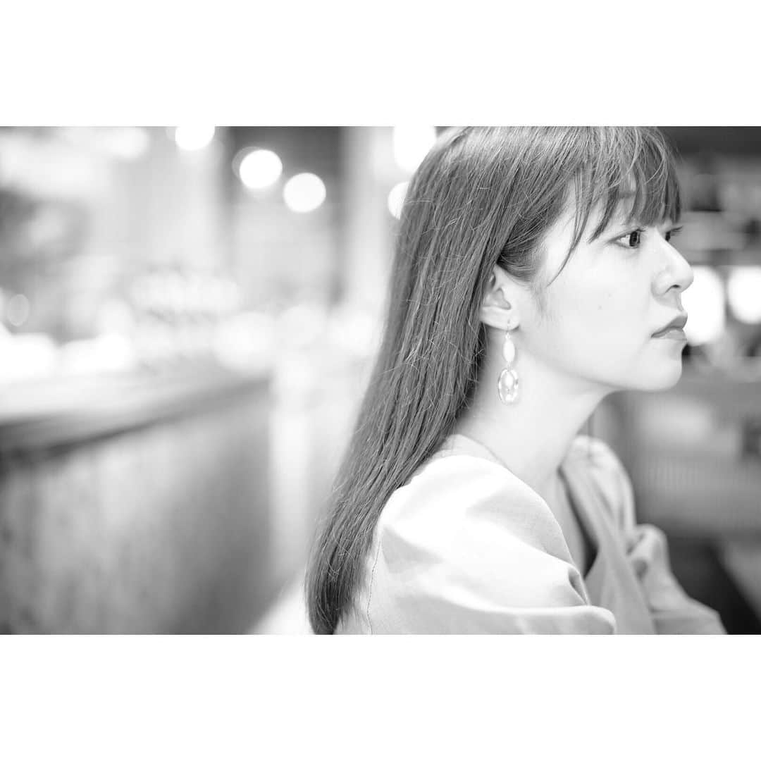 長谷川麻衣のインスタグラム：「梅雨で髪の毛パヤパヤ。  #7月 #梅雨 #みんな元気かな？」