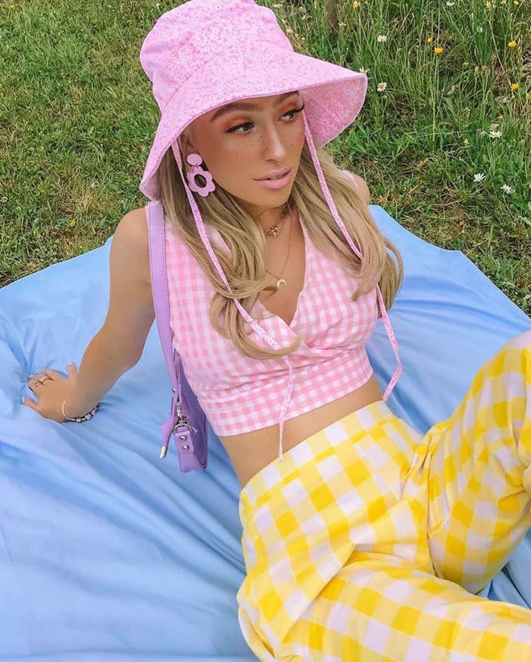 ASOSさんのインスタグラム写真 - (ASOSInstagram)「2020 is the year of the picnic 🧺 Make yours cuter with these boutiques on @asosmarketplace 🍒  📸 @sugarandstylefashion , @jungleclubclothing , @kaleidoscopety in @vintingss , @jungleclubclothing , @mildmoonshine , @limeblonde  , @lacklustreembroidery」7月11日 16時29分 - asos