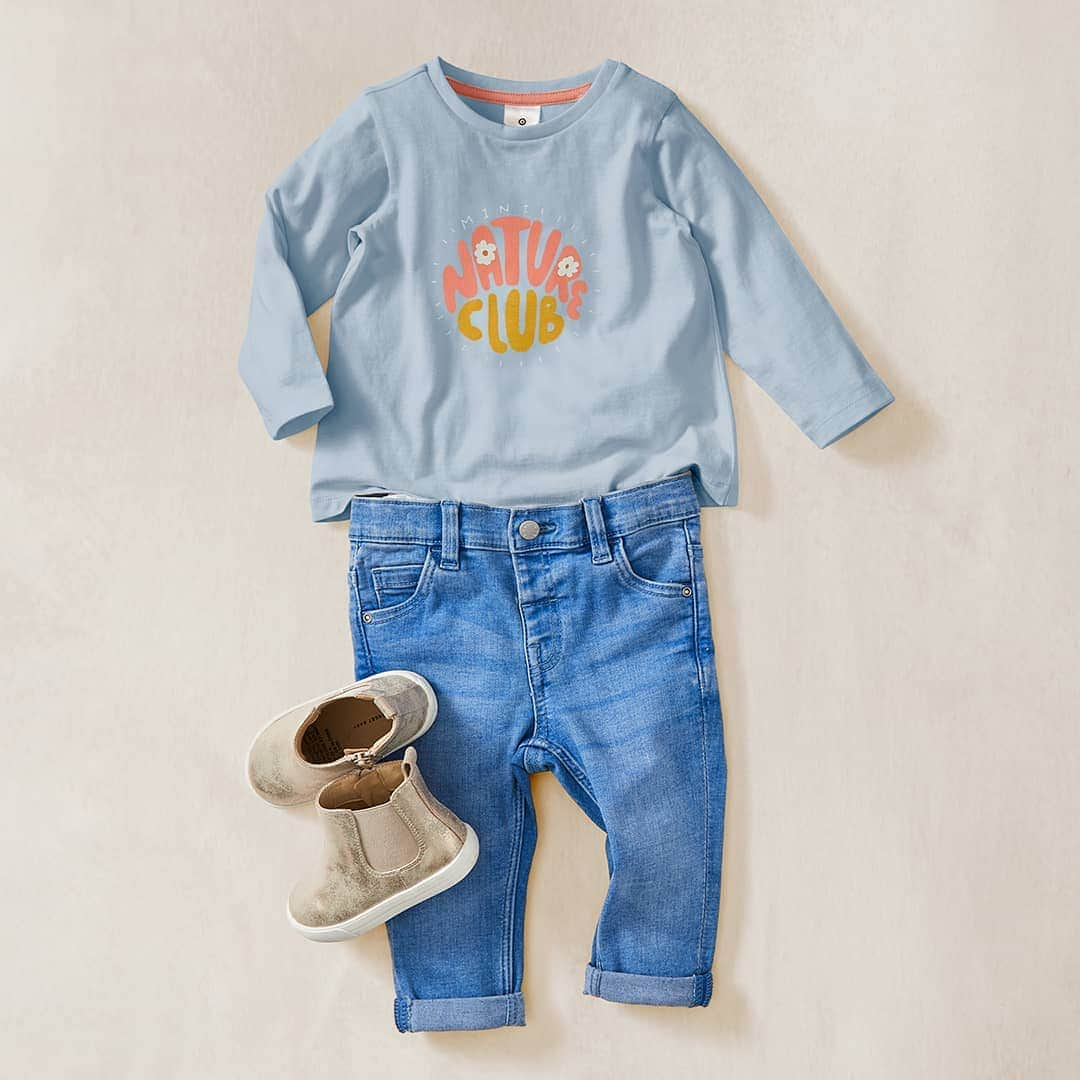 Target Australiaさんのインスタグラム写真 - (Target AustraliaInstagram)「Cool comfort for all day play. Our stretch fitted jeans and cotton tees are the perfect outfit combo for little adventurers  🎯♥️ #targetaus #targetausbaby」7月11日 16時34分 - targetaus