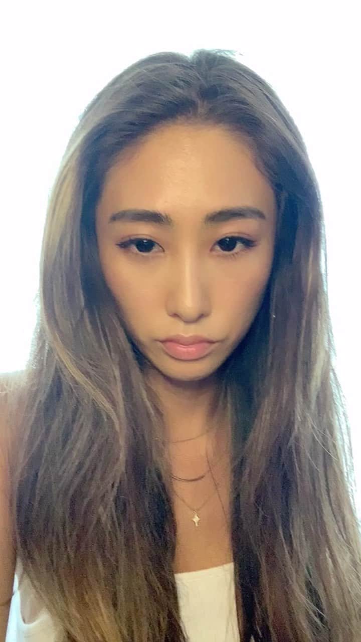 のインスタグラム：「✔︎センター分にします ✔︎前髪外巻き ✔︎トップからお好きな量を外巻きお好みで内巻きも入れてok ✔︎トップから下の髪の毛を外巻き内巻きに巻く」