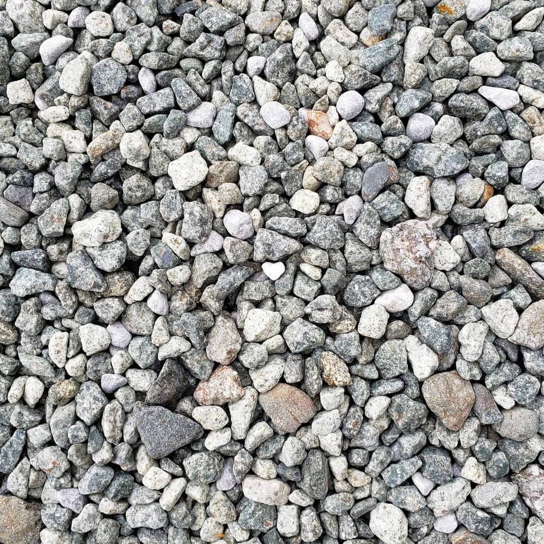 布川敏和さんのインスタグラム写真 - (布川敏和Instagram)「砂利道でハート型の石を見つけた～♡」7月11日 17時21分 - fukawatoshikazu