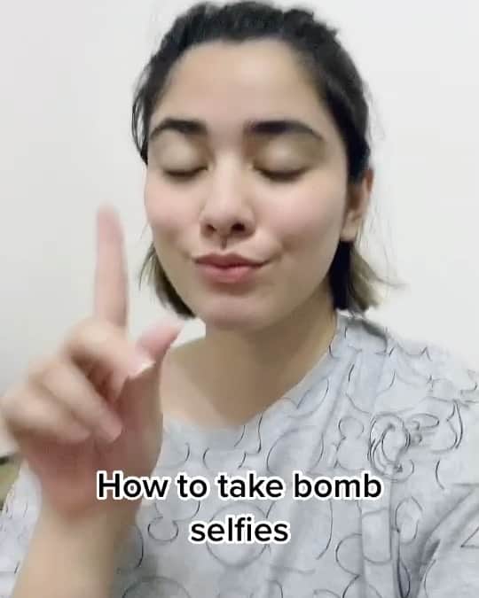 のインスタグラム：「IMMA EDUCATE YALL」