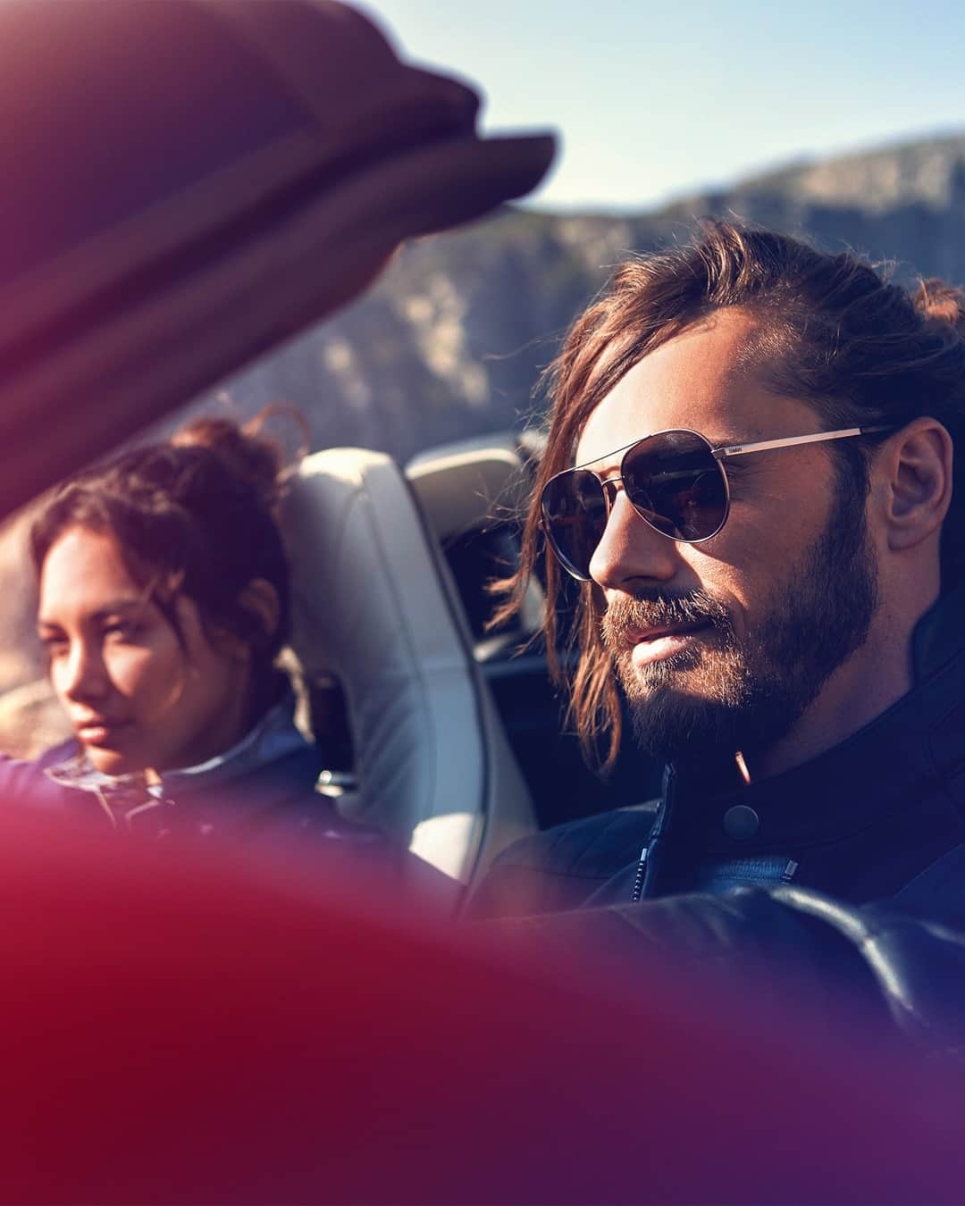 BMWのインスタグラム：「Adventure is calling. The BMW Z4. #TheZ4 #BMW #Z4 __ BMW Z4 M40i: Fuel consumption in l/100 km (combined): 7.4. CO2 emissions in g/km (combined): 168.  Further information: www.bmw.com/disclaimer. Acceleration (0-100 km/h): 4.5 s. Power: 250 kW, 340 hp, 500 Nm. Top speed (limited): 250 km/h.」