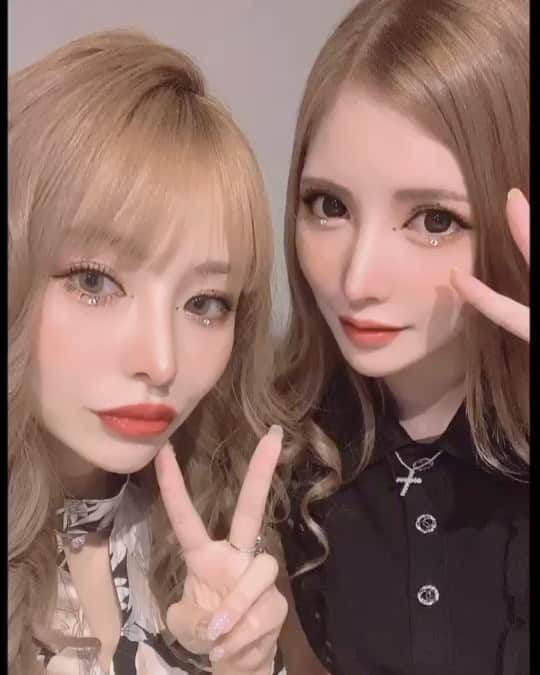 夏目こころのインスタグラム：「大阪楽しかった🤤💓 大好きなりょうちゃんに久々に会えて 幸せだった❤️たくさん話 聞いてもらってスッキリした🌻 誰よりも尊敬してる方😭💓 そして今回も美人すぎた‼️ #写真と思ったら動画 😂✨」