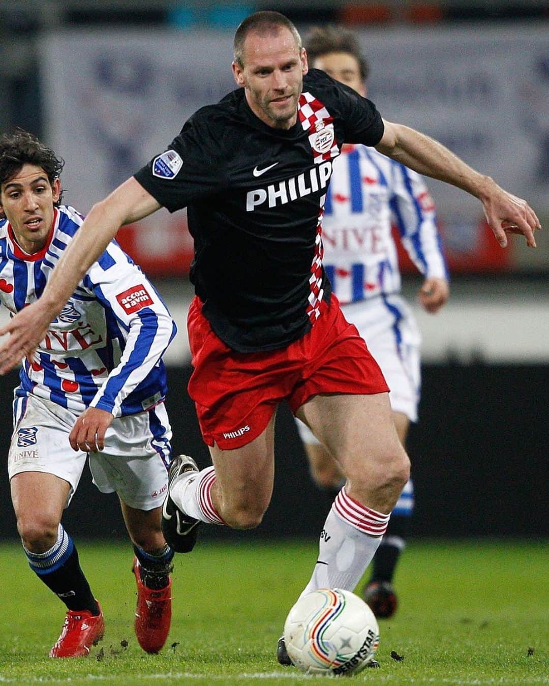 PSVアイントホーフェンさんのインスタグラム写真 - (PSVアイントホーフェンInstagram)「𝙃𝙖𝙥𝙥𝙮 𝙗𝙞𝙧𝙩𝙝𝙙𝙖𝙮 𝙩𝙤... André Ooijer! 🥳 His 🔟 best PSV goals → #LinkInBio 🤳」7月11日 17時51分 - psv