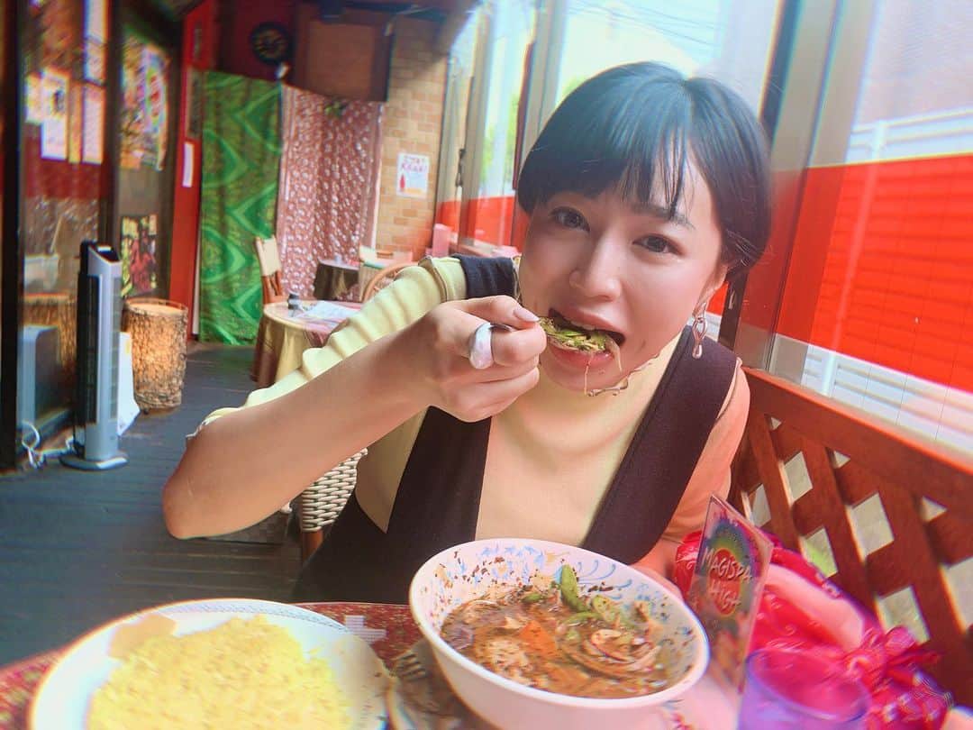 夏江紘実さんのインスタグラム写真 - (夏江紘実Instagram)「・ ‪マジスパ🔥🌈💛🧡❤️‬ ‪本当いつも美味しいくて頬張ってしまう。今日は極楽で季節の野菜トッピング！やばい2日連続😋😋笑‬ ・ ‪何回も食べたくなっちゃうよね〜😂‬ ・ ・ ‪#マジスパ　#スープカレー　#下北沢‬」7月11日 17時57分 - kaehiromi