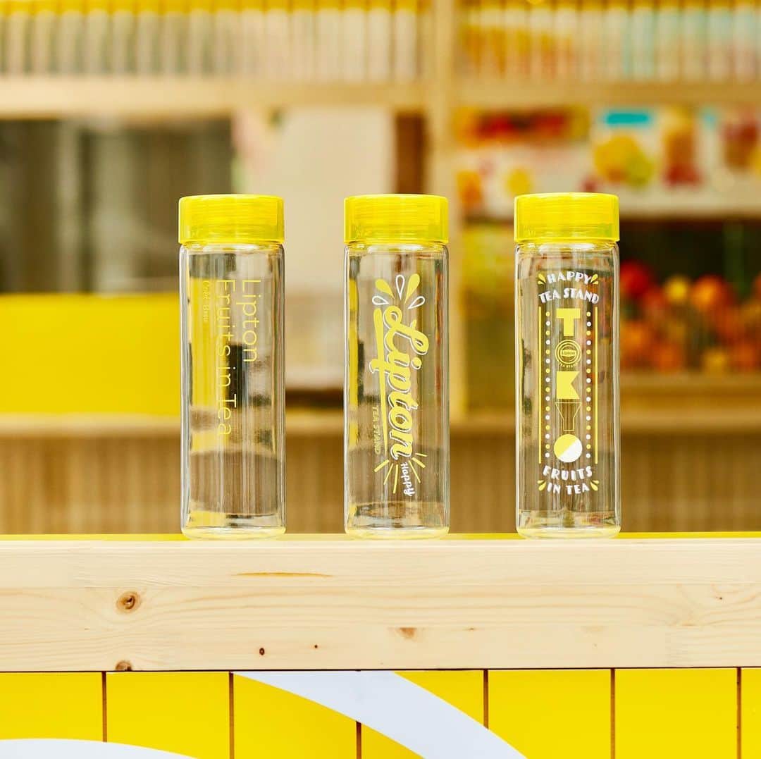 リプトンのインスタグラム：「TEA STAND Fruits in Tea 東京限定タンブラー発売中！🍑 代官山店でゲットできるのは次の3つだよ👉 ・Fruits in Tea 定番タンブラー ・2020年 メインタンブラー ・東京限定タンブラー  お気に入りのリプトンオリジナルタンブラーで、フルーツインティー・パフェ氷を楽しんでね💛 限定タンブラーはゲットしなくちゃ…！🥝  #リプトン #Lipton #FruitsinTea #フルーツインティー #ColdBrew #コールドブリュー #リプトンコールドブリュー #水出しアイスティー #水出し紅茶#癒し #リラックス#Happy #期間限定#LiptonTEASTANDFruitsinTea #代官山 #リプトンでつながる #タンブラー #東京限定」