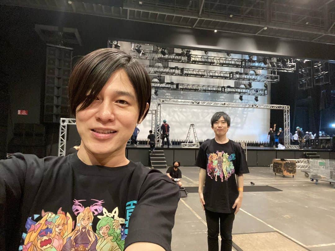 DE DE MOUSEのインスタグラム：「‪今日は豊洲ピットでMONST FREAK 2020でのモンソニ!LIVEリターンズのステージでヤマさんとサポートしました‬ ‪観てくれた皆様ありがとうございました！‬ ‪後でヤマさんとガチャひこ！！‬  ‪#モンストフリーク #モンフリ #モンソニ #モンスト‬」