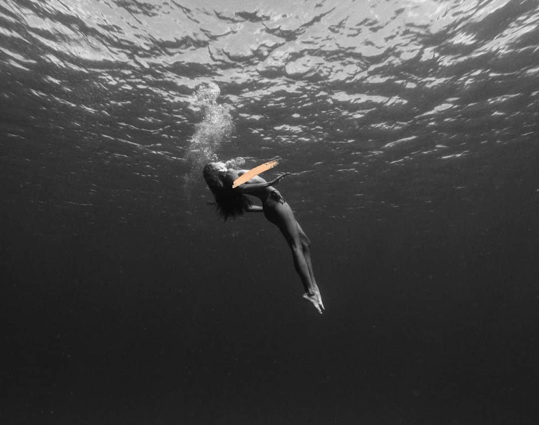 マリア・マーフィーのインスタグラム：「Child of the sea 💫💖 @brooklynhawaii」