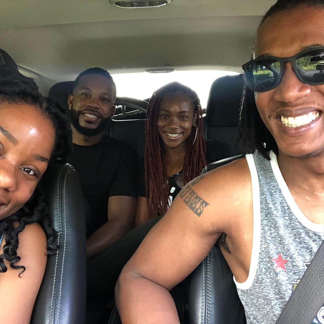 デズリア・ブライアントのインスタグラム：「I had so much fun today at the Wild Life Safari with some of my favorite people. @moore_rhythm_ @crowned_with_godfidence @labrawnsaffold @londa_solomon @selimnurudeen」