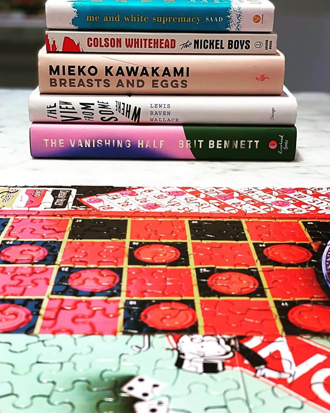 デブラ・メッシングさんのインスタグラム写真 - (デブラ・メッシングInstagram)「Books & Puzzles. #QuarantineSaturday」7月12日 4時12分 - therealdebramessing