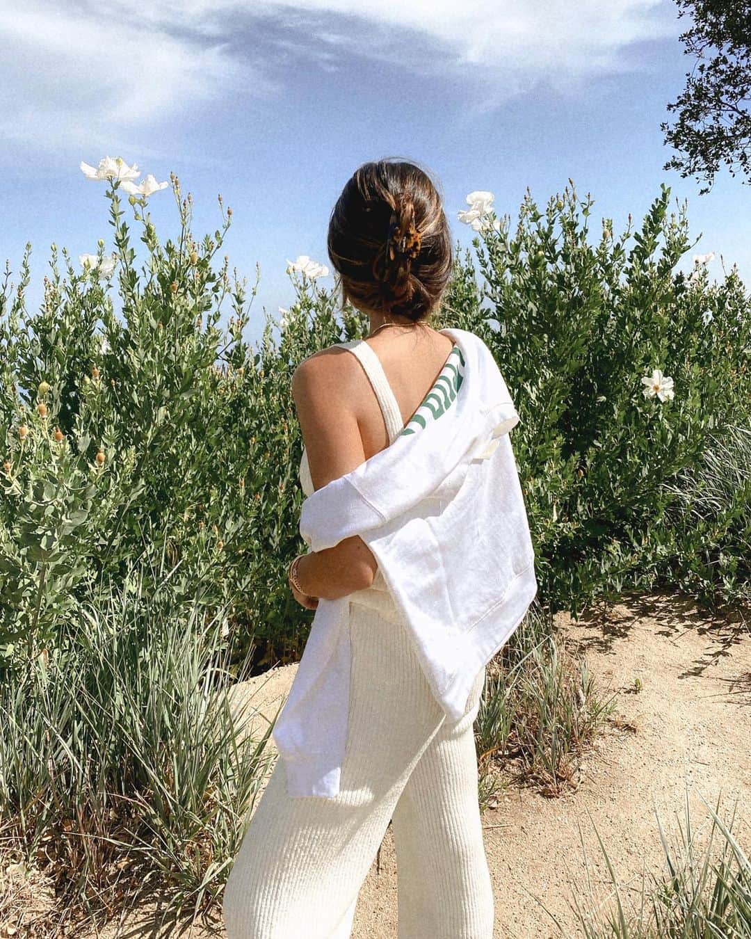 Marianna Hewittのインスタグラム：「I just wanted to let you know how much I appreciate you. Thank you for following me - if you’re new to my page or have been here for many years, I am so grateful for you. When people ask what inspires or drives me, I always say you guys. You’re the reason why I create, share and put myself out there. Thank you for your kindness and love ❤️」