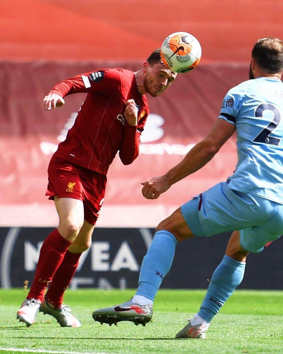 リヴァプールFCさんのインスタグラム写真 - (リヴァプールFCInstagram)「Points shared today but 93 earned this season 🔴 Three games to go, Reds ✊✊ #LFC #LiverpoolFC #Liverpool #PL #PremierLeague #LIVBUR」7月12日 4時35分 - liverpoolfc