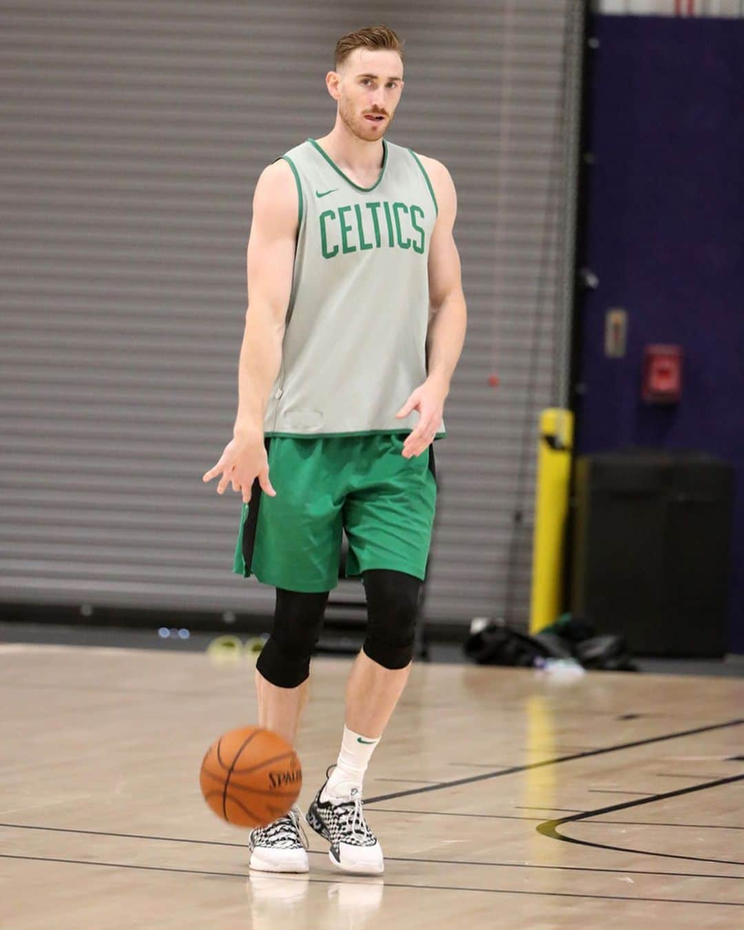 NBAさんのインスタグラム写真 - (NBAInstagram)「The @sixers and @celtics take the practice floor in Orlando! #WholeNewGame」7月12日 5時14分 - nba