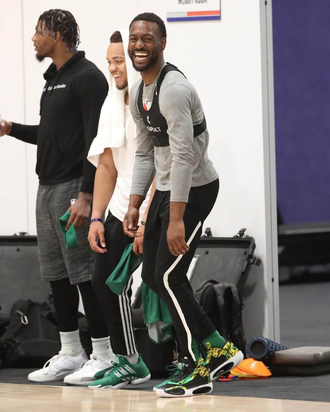 NBAさんのインスタグラム写真 - (NBAInstagram)「The @sixers and @celtics take the practice floor in Orlando! #WholeNewGame」7月12日 5時14分 - nba