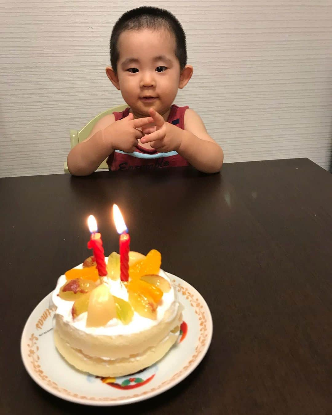 高橋みゆきさんのインスタグラム写真 - (高橋みゆきInstagram)「心ノ祐🎂2歳なりました🎶早いね〜👦あっという間💦これからも元気に❣️ #心ノ祐 #2歳 #誕生日 #ケーキは初の手作り😅 #難しいな #プレゼントは車 #🚔 #🚒 #🚑」7月11日 20時31分 - shin_miyukichi