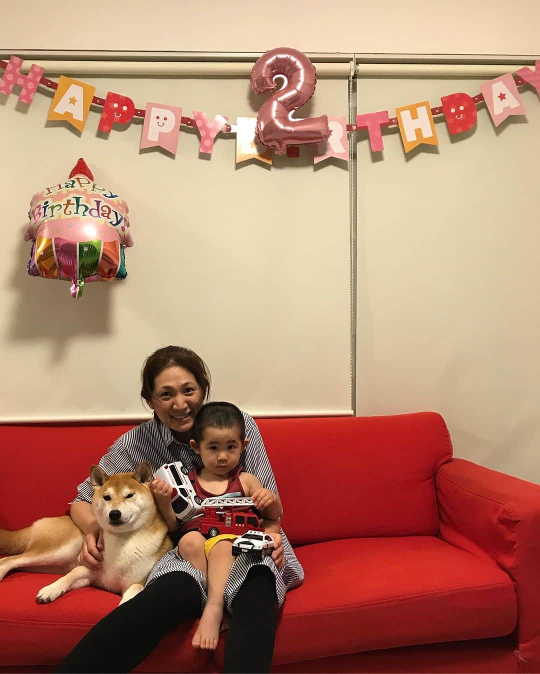 高橋みゆきさんのインスタグラム写真 - (高橋みゆきInstagram)「心ノ祐🎂2歳なりました🎶早いね〜👦あっという間💦これからも元気に❣️ #心ノ祐 #2歳 #誕生日 #ケーキは初の手作り😅 #難しいな #プレゼントは車 #🚔 #🚒 #🚑」7月11日 20時31分 - shin_miyukichi