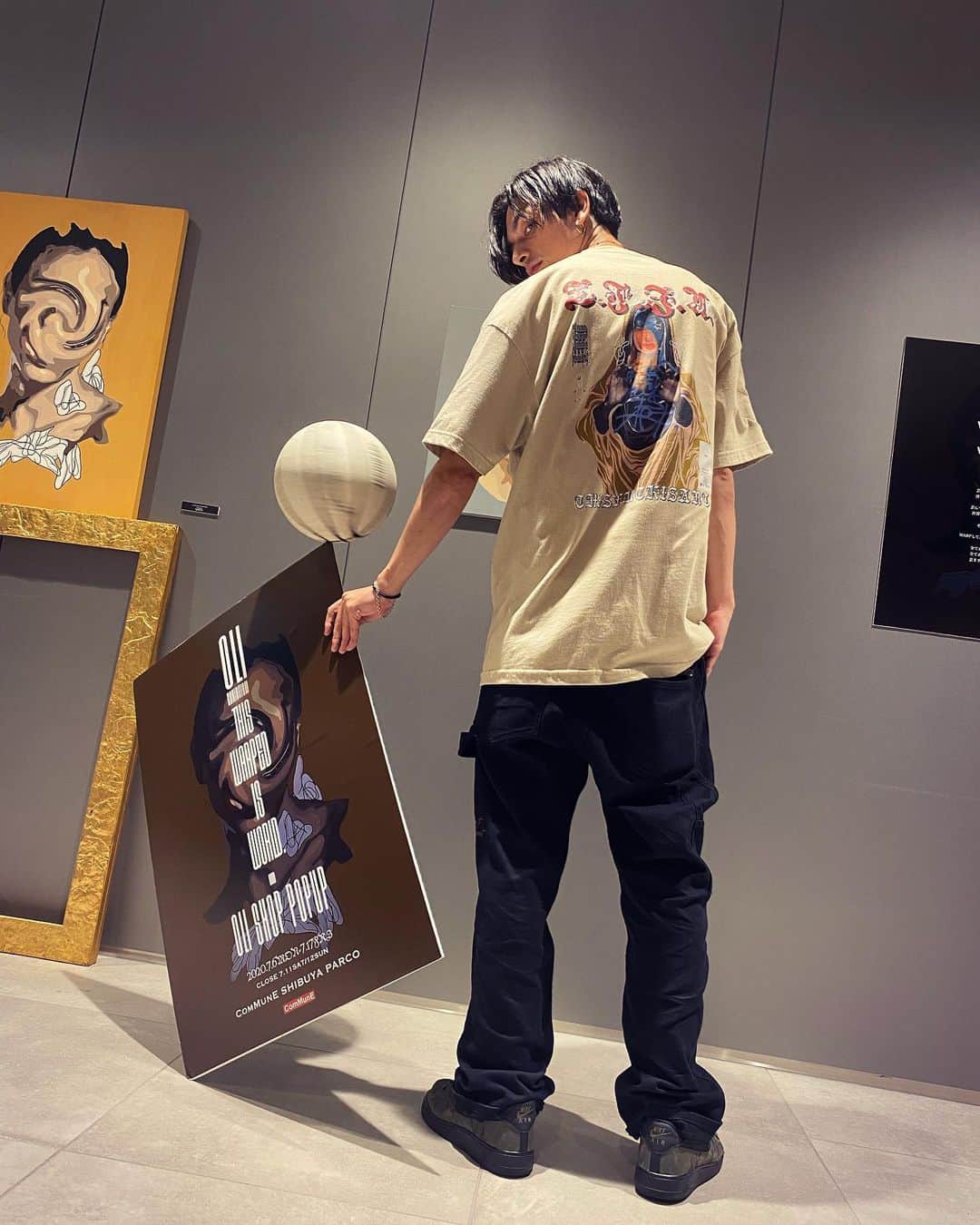 ZiNEZKAMIKAZEさんのインスタグラム写真 - (ZiNEZKAMIKAZEInstagram)「bro @oli_ishii doing his exhibition at #shibuya #parco ⛹️‍♂️💨💨🔥 ・ OLIの #渋谷パルコ 屋上階で行われてるエキシビジョンに皆んなでお邪魔！ TEEカッコよくて買っちまった👍 tagまで入れてくれて有難う🙂🙃」7月11日 20時29分 - zinez_kamikaze