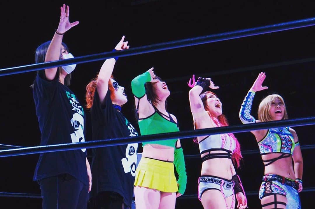 ジャングル叫女のインスタグラム：「Yes sir🌈✨💓😇✋ #tcs #stardom」