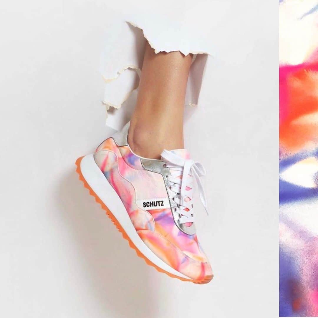 Schutzのインスタグラム：「HELLO TIE DYE WEEKEND 💕 #schutztiedye #liveinschutz」