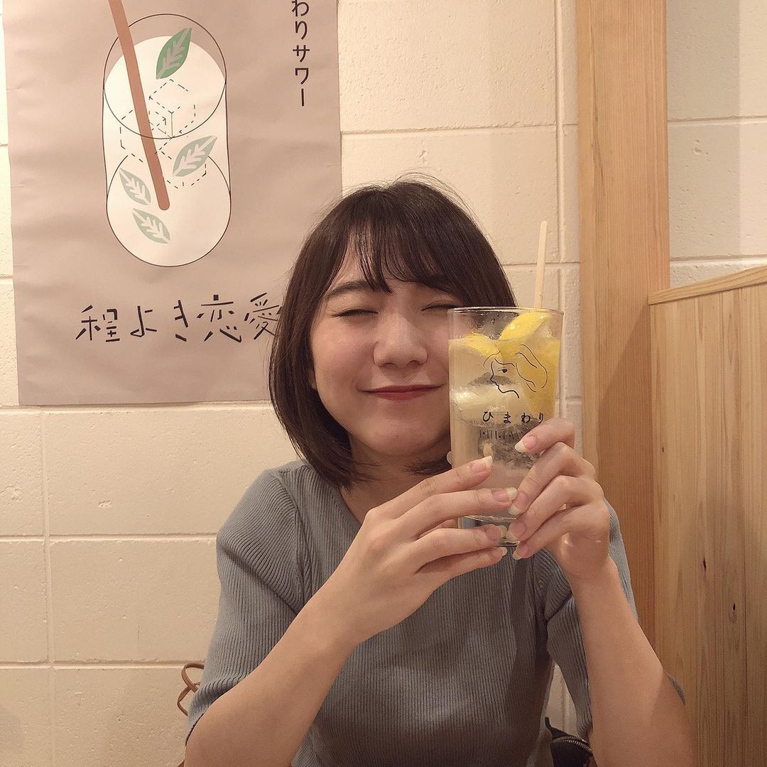 今井利奈さんのインスタグラム写真 - (今井利奈Instagram)「. . 相棒ちゃん 今はお互い違う場所で 自分のペースでがんばろう。 . . #ひまわり」7月11日 21時00分 - _rina_imai