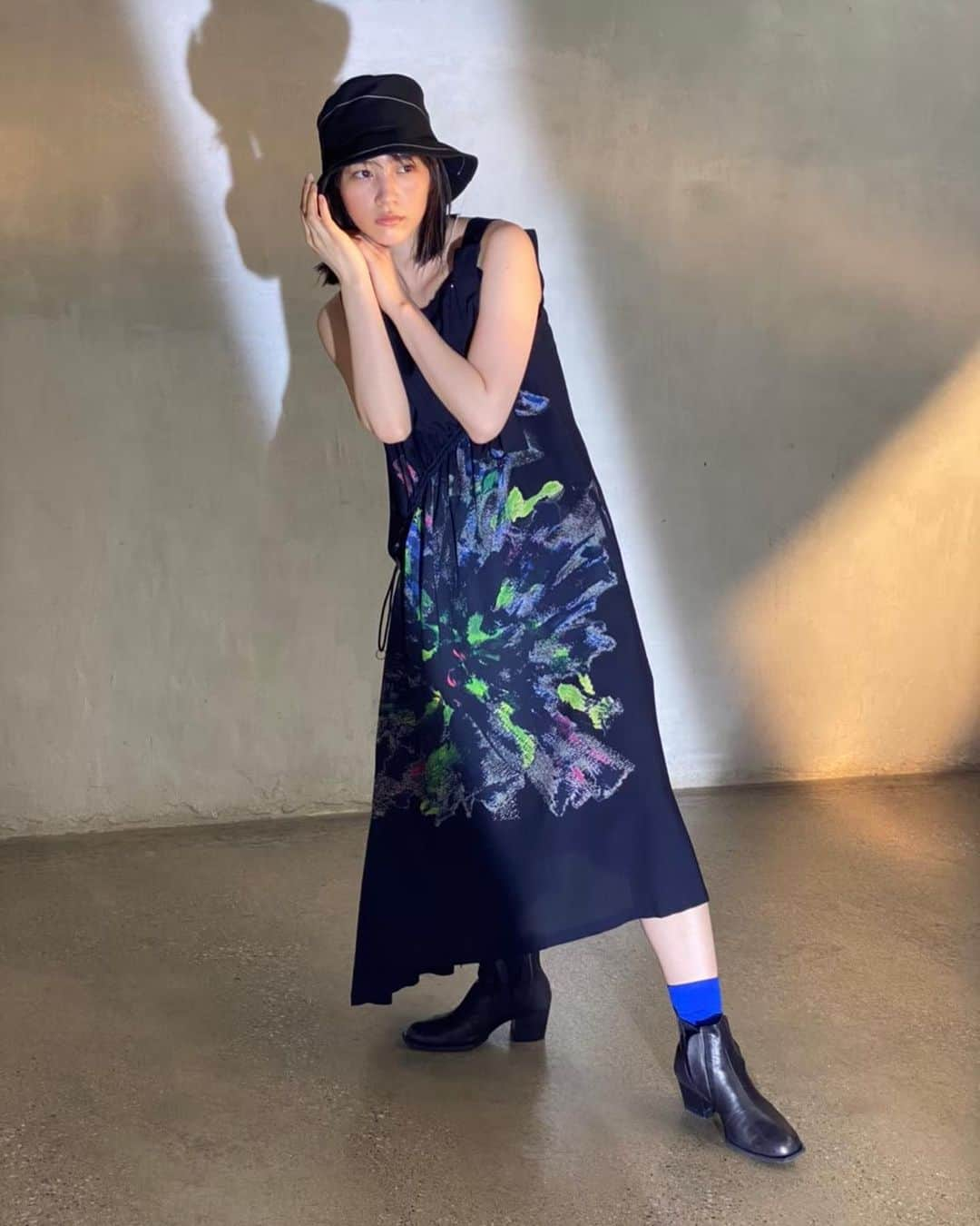 のん（能年玲奈）さんのインスタグラム写真 - (のん（能年玲奈）Instagram)「#Groundy #yohjiyamamoto #グラウンドワイ #ヨウジヤマモト #artcollection #のん #コラボ #blast」7月11日 21時11分 - non_kamo_ne