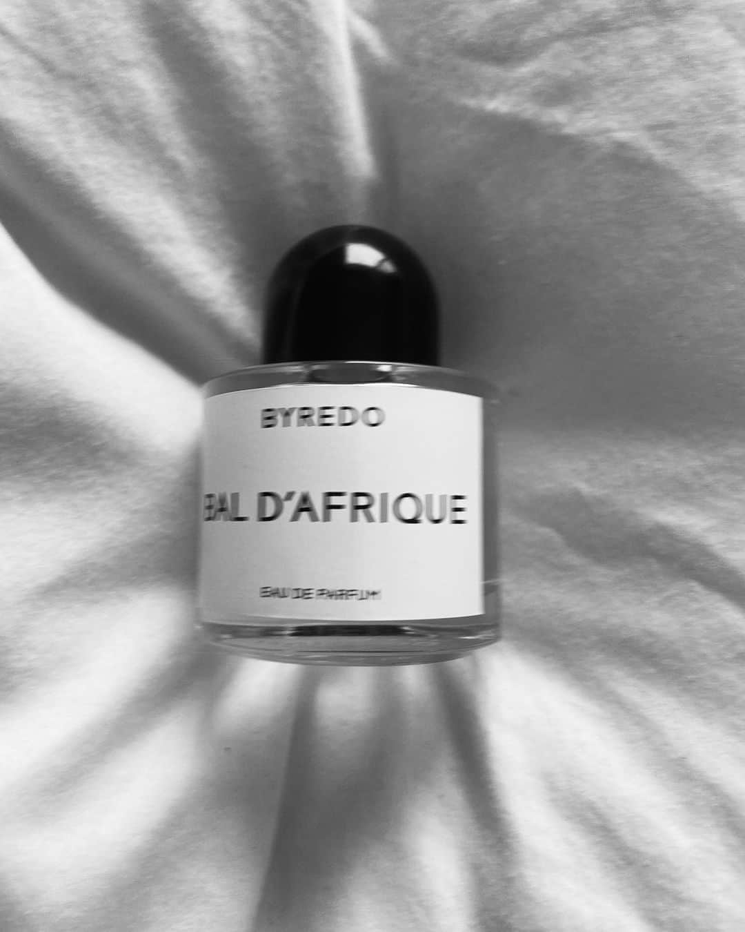 May J.さんのインスタグラム写真 - (May J.Instagram)「My all time favorite🖤  #perfume #baldafrique  #byredo #香水」7月11日 21時26分 - mayjamileh