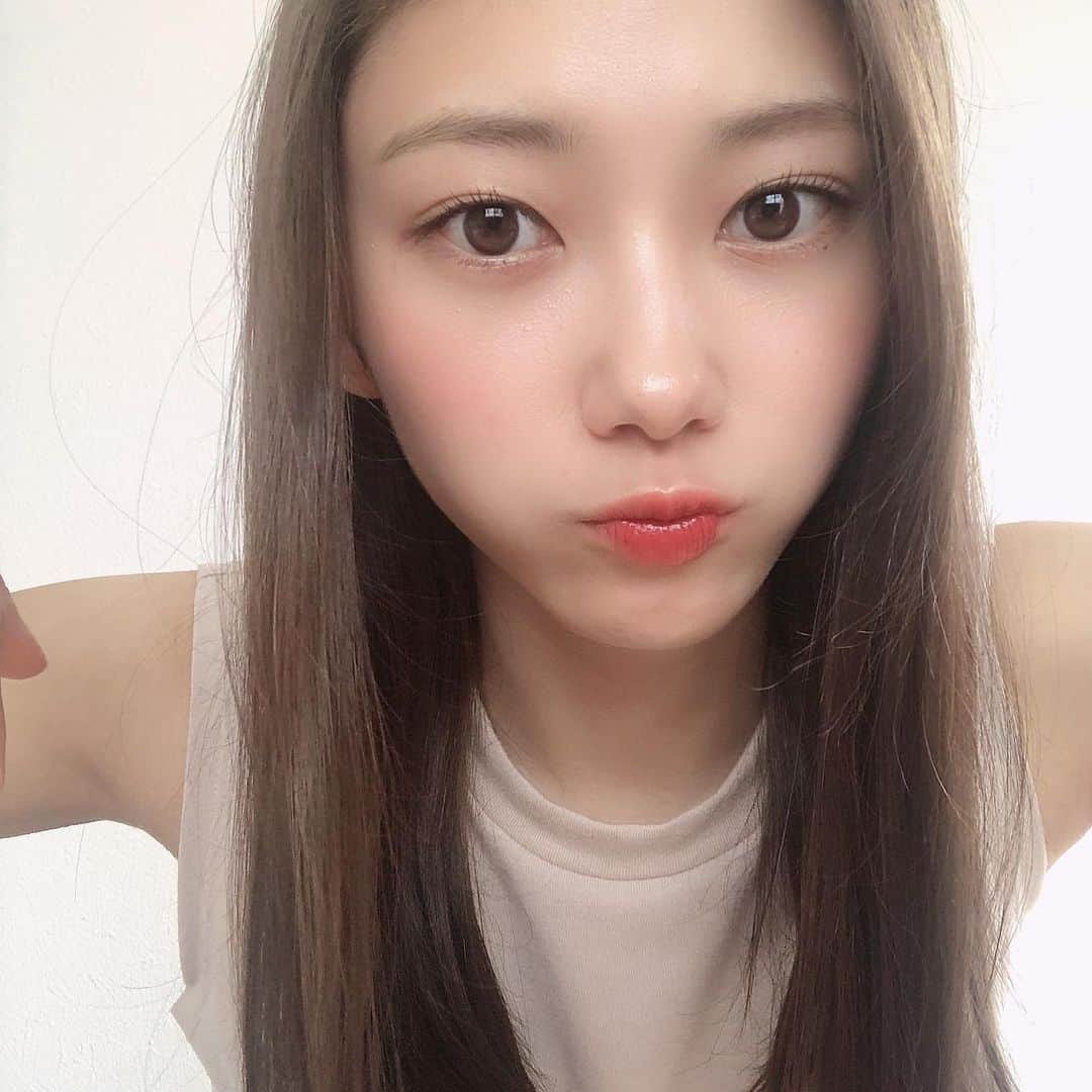 のインスタグラム：「久しぶりの自撮り☁️☁️ #自撮り　#セルフィー」