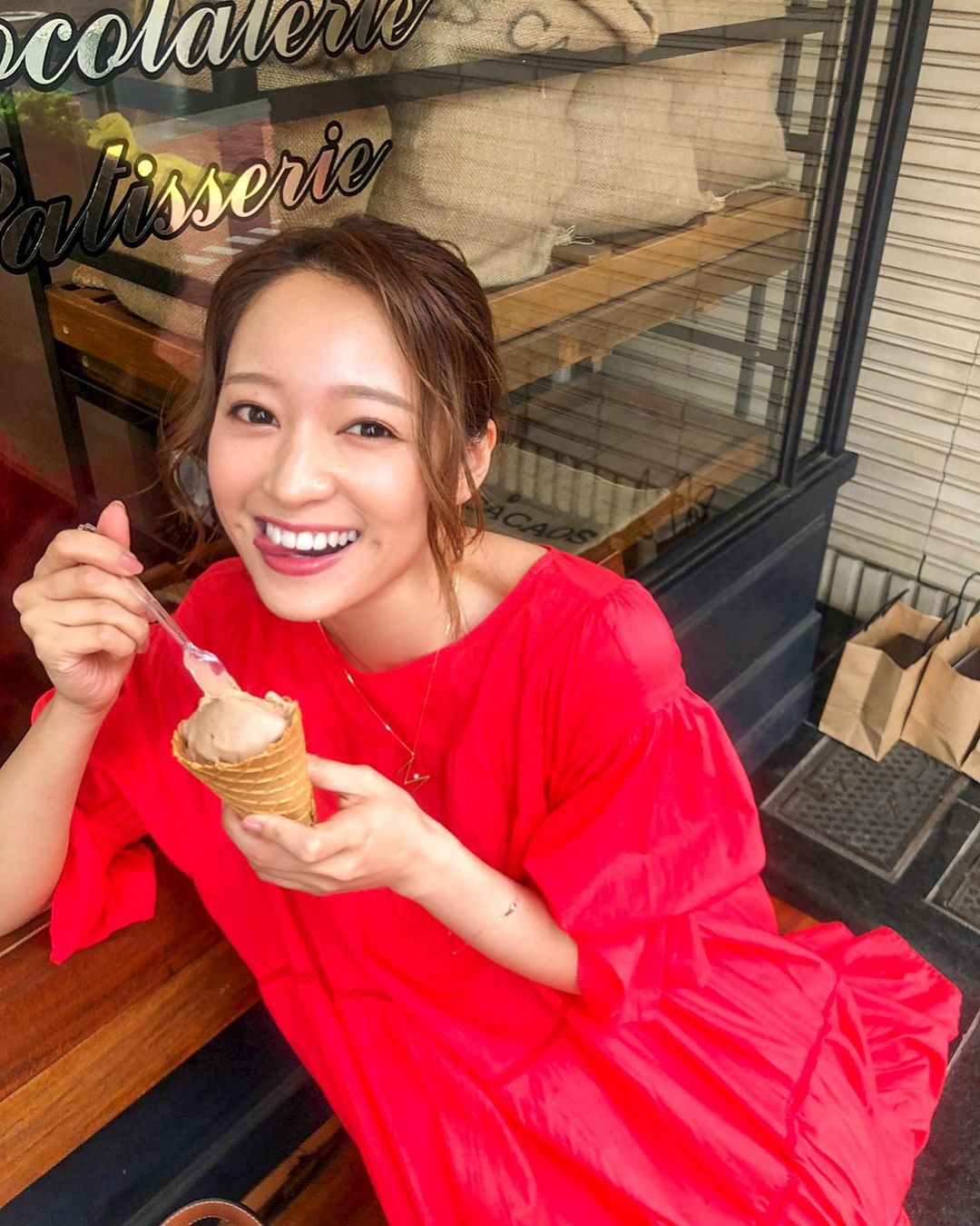chayさんのインスタグラム写真 - (chayInstagram)「LES CACAOSのアイスクリームが無性に食べたくなりました😋🍦 chay collections by DIANAのサンダルお気に入り🌴 #lescacaos  #merlette  #chocolate  #diana #chaycollectionsbydiana  #cadeaux  #チョコレート #レカカオ  #マーレット」7月11日 21時59分 - chay1023_official