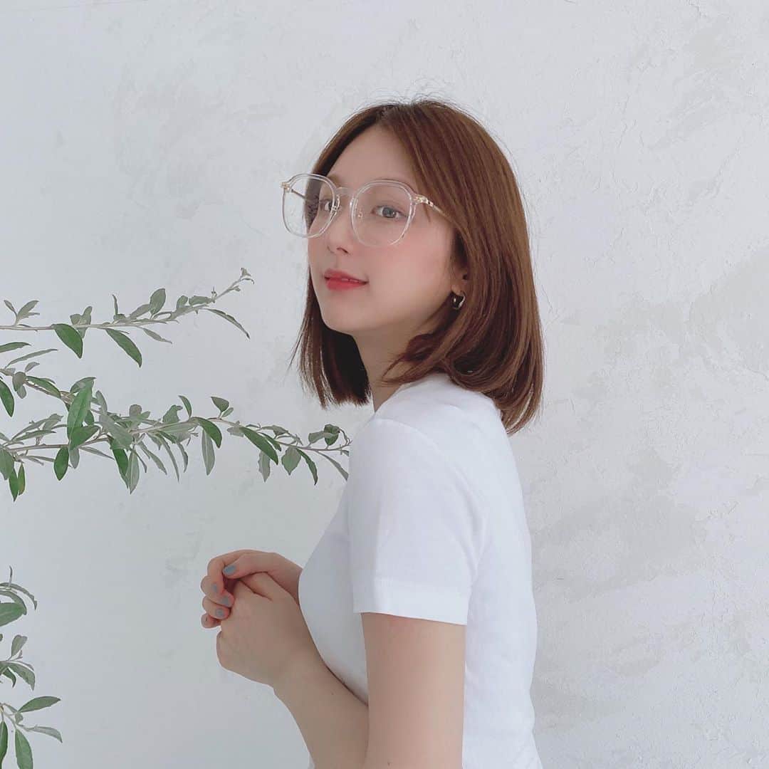 ひよんのインスタグラム：「🌼👖 ㅤㅤㅤㅤㅤㅤㅤㅤㅤㅤㅤㅤㅤ クリアメガネが最近は気分🧡 フレームが大きめだから小顔効果になるし、 横の棒？みたいなものも華奢で女の子らしくてかわいい💕💕 ㅤㅤㅤㅤㅤㅤㅤㅤㅤㅤㅤㅤㅤ @9unq.official の新作だよ🤓❤️ ㅤㅤㅤㅤㅤㅤㅤㅤㅤㅤㅤㅤㅤ #9unq #fashion #daily #꾸안꾸 #희영 #패션 #오오티디 #クアンク #クリアメガネ #ひよん」
