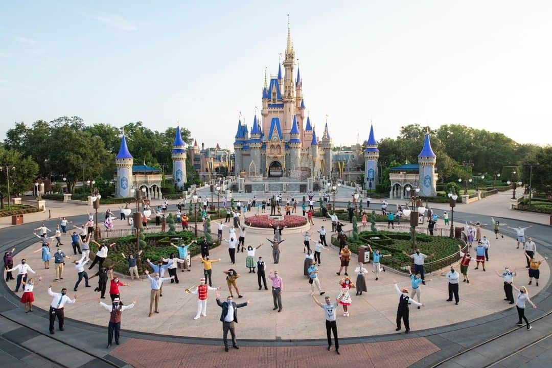 Walt Disney Worldのインスタグラム：「“We had an amazing morning with the Cast before reopening the park today. I’ve missed you all. So happy to be together again.” (📷: @joshdamaro)」