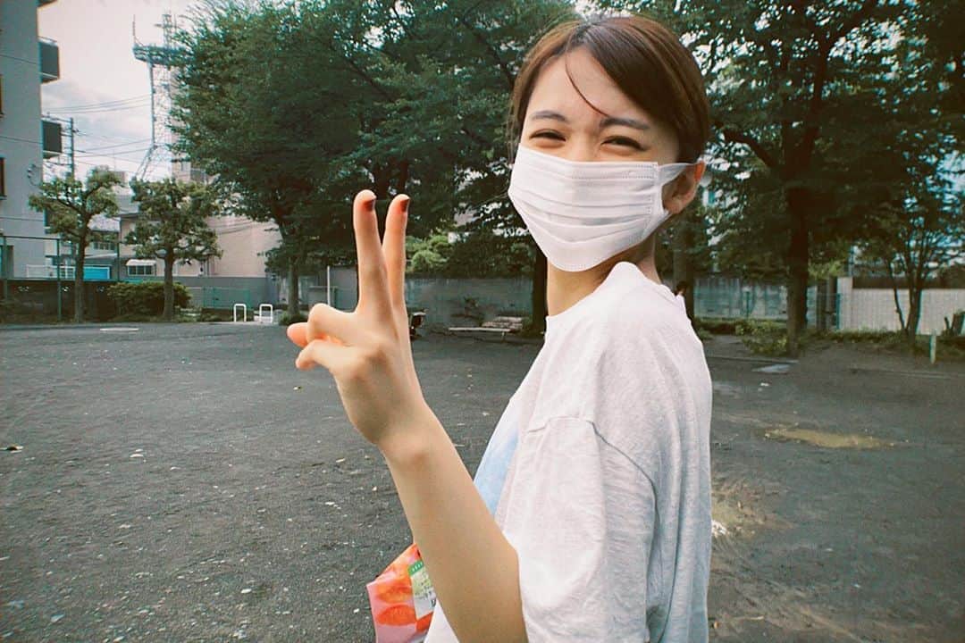 足立佳奈のインスタグラム：「✌🏻」