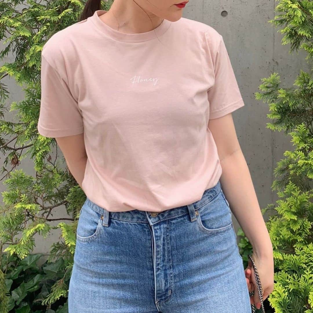 HONEY MI HONEY OFFICIALさんのインスタグラム写真 - (HONEY MI HONEY OFFICIALInstagram)「RE ITEM❣️  人気のロゴTシャツ3型が再入荷しました  今回は少量ですがLサイズも登場！  人気カラーはお早目に✨  @honeymihoney_official @honeymihoney_style  #HONEYMIHONEY #表参道 #原宿 #心斎橋 #时尚 #我的最愛 #ハニーミーハニー #tokyo #osaka #outfit #fashion」7月11日 22時04分 - honeymihoney_official