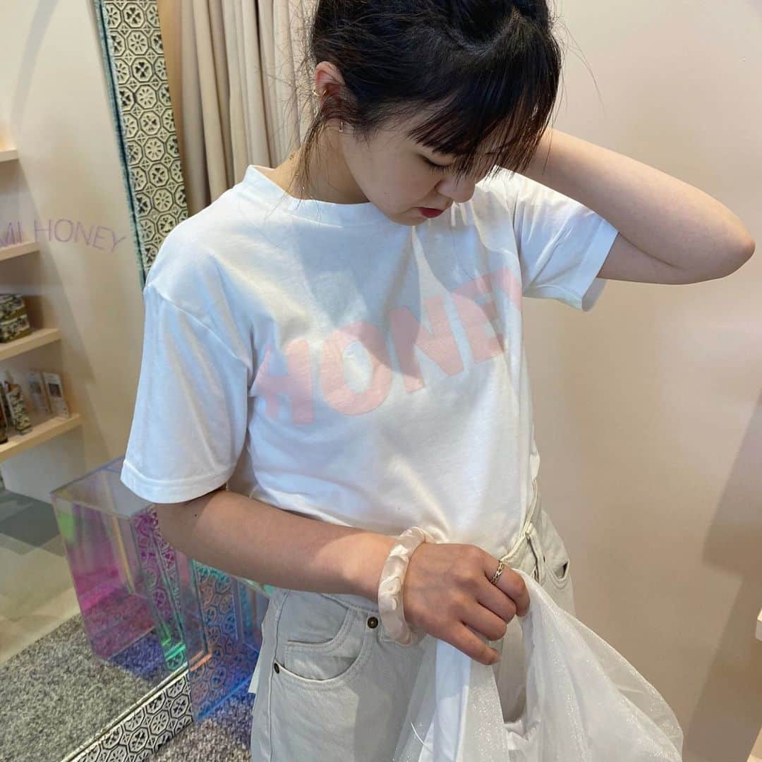 HONEY MI HONEY OFFICIALさんのインスタグラム写真 - (HONEY MI HONEY OFFICIALInstagram)「RE ITEM❣️  人気のロゴTシャツ3型が再入荷しました  今回は少量ですがLサイズも登場！  人気カラーはお早目に✨  @honeymihoney_official @honeymihoney_style  #HONEYMIHONEY #表参道 #原宿 #心斎橋 #时尚 #我的最愛 #ハニーミーハニー #tokyo #osaka #outfit #fashion」7月11日 22時04分 - honeymihoney_official