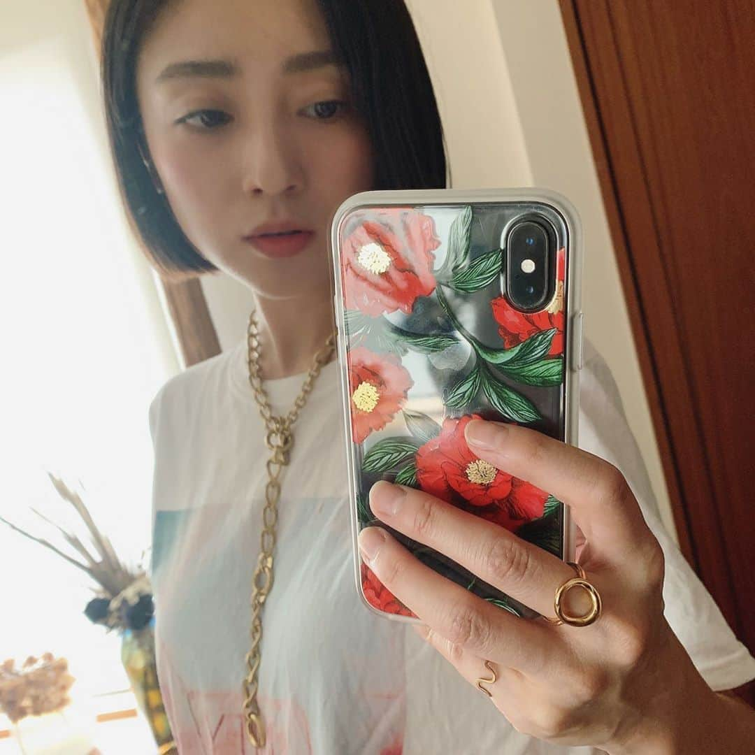 安達祐実さんのインスタグラム写真 - (安達祐実Instagram)「💚❤️💚 あれ？携帯にピント合っちゃってるなぁ。鏡で撮るの難しい。 見せたいのネックレスなんだけど😅」7月11日 22時15分 - _yumi_adachi