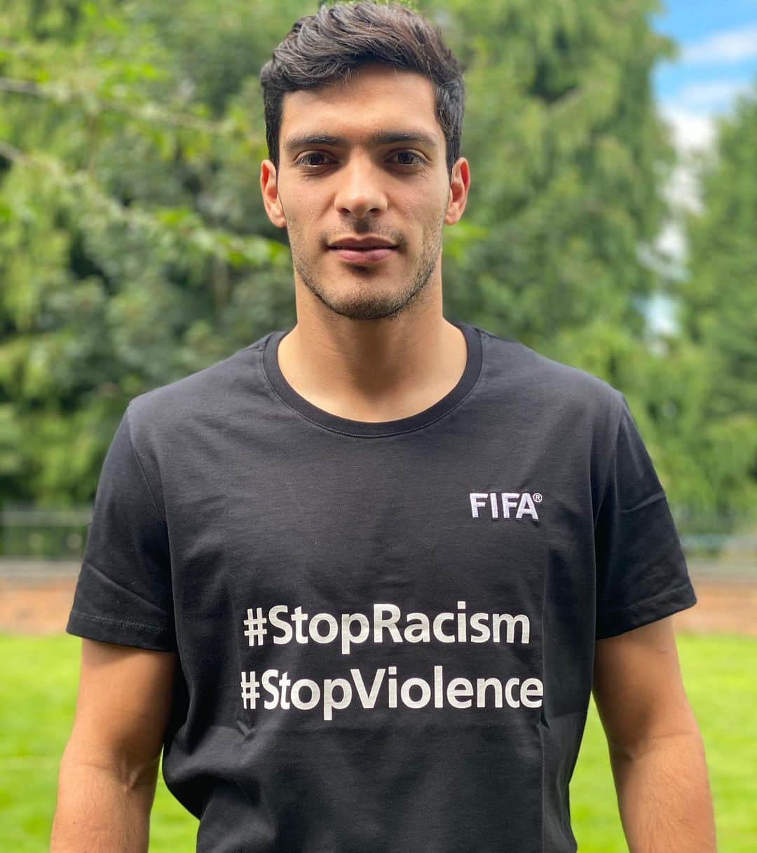 ラウール・ヒメネスさんのインスタグラム写真 - (ラウール・ヒメネスInstagram)「Muestro mi solidaridad con la lucha por la igualdad y la justicia/ I stand in solidarity with the fight for equality and justice #stopracism #stopdiscrimination #stopviolence #fifalegends」7月11日 22時34分 - raulalonsojimenez9